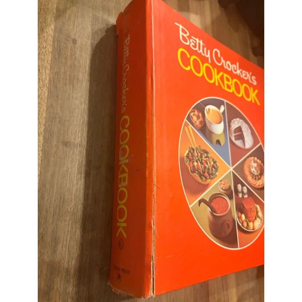 Vintage Betty Crocker Cookbook 5 Ring Spiral Binder Golden Press Red Retro 1969